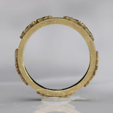 Load image into Gallery viewer, Estate David Klass 18k yellow gold holly band