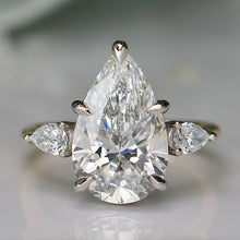 Load image into Gallery viewer, The Esme - 4.76ct pear cut lab grown diamond ring in platinum and 18k yellow gold