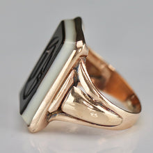 Load image into Gallery viewer, Estate vintage banded agate letter O ring in rose gold