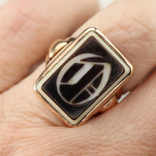 Load image into Gallery viewer, Estate vintage banded agate letter O ring in rose gold