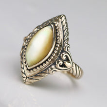 Load image into Gallery viewer, Sterling silver &amp; 18k yellow gold mother of pearl ring