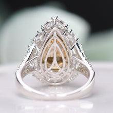 Load image into Gallery viewer, SPECIAL!  Incredible pear shaped lab grown diamond ring