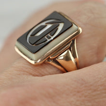 Load image into Gallery viewer, Estate vintage banded agate letter O ring in rose gold
