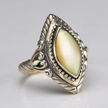 Load image into Gallery viewer, Sterling silver &amp; 18k yellow gold mother of pearl ring