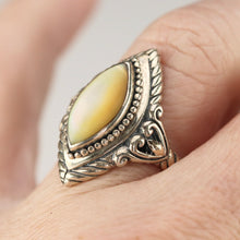 Load image into Gallery viewer, Sterling silver &amp; 18k yellow gold mother of pearl ring