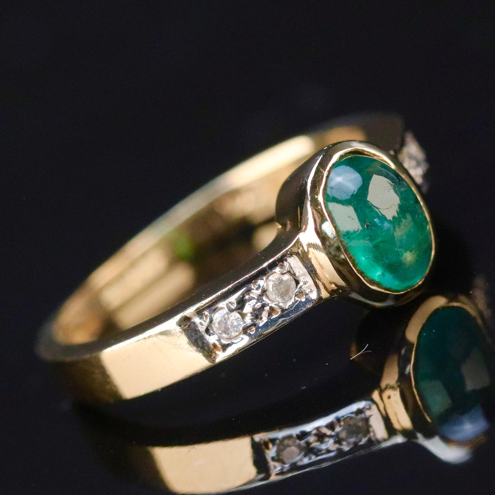 Vintage emerald and diamond ring in yellow gold from Manor Jewels