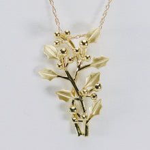 Load image into Gallery viewer, Holly necklace in yellow gold