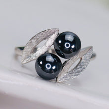 Load image into Gallery viewer, Vintage ring with hematite in white gold