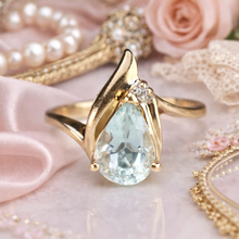 Load image into Gallery viewer, SPECIAL! Vintage Aquamarine and diamond ring in yellow gold