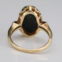 Load image into Gallery viewer, Estate classic oval onyx vintage ring in yellow gold