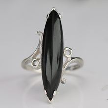 Load image into Gallery viewer, Estate vintage navette onyx ring in white gold