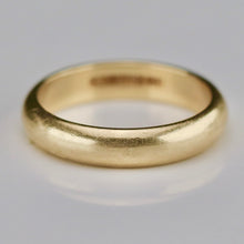 Load image into Gallery viewer, Preloved estate Jabel 4mm band in 14k yellow gold