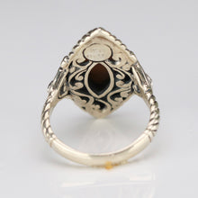 Load image into Gallery viewer, Sterling silver &amp; 18k yellow gold mother of pearl ring