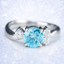 Load image into Gallery viewer, 30% OFF!  Estate Blue zircon and diamond ring in platinum