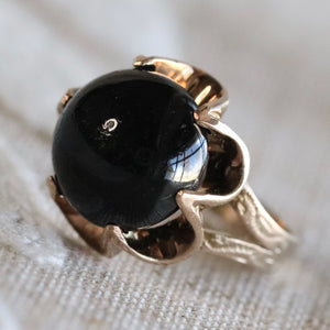 Vintage obsidian cabochon ring in yellow gold