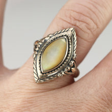 Load image into Gallery viewer, Sterling silver &amp; 18k yellow gold mother of pearl ring