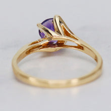 Load image into Gallery viewer, Amethyst solitaire ring in yellow gold