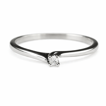 Load image into Gallery viewer, 40% OFF!  Estate vintage diamond solitaire ring in white gold