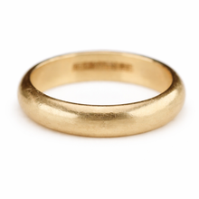 Load image into Gallery viewer, Preloved estate Jabel 4mm band in 14k yellow gold