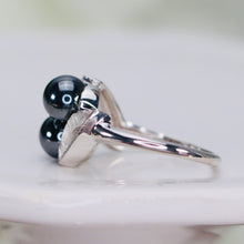 Load image into Gallery viewer, Vintage hematite ring in white gold