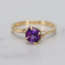 Load image into Gallery viewer, Amethyst solitaire ring in yellow gold