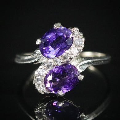 Vintage ring with synthetic purple sapphires in white gold
