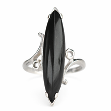 Load image into Gallery viewer, Estate vintage navette onyx ring in white gold