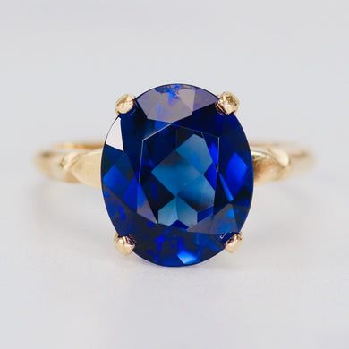 Vintage Synthetic sapphire ring in 14k yellow gold