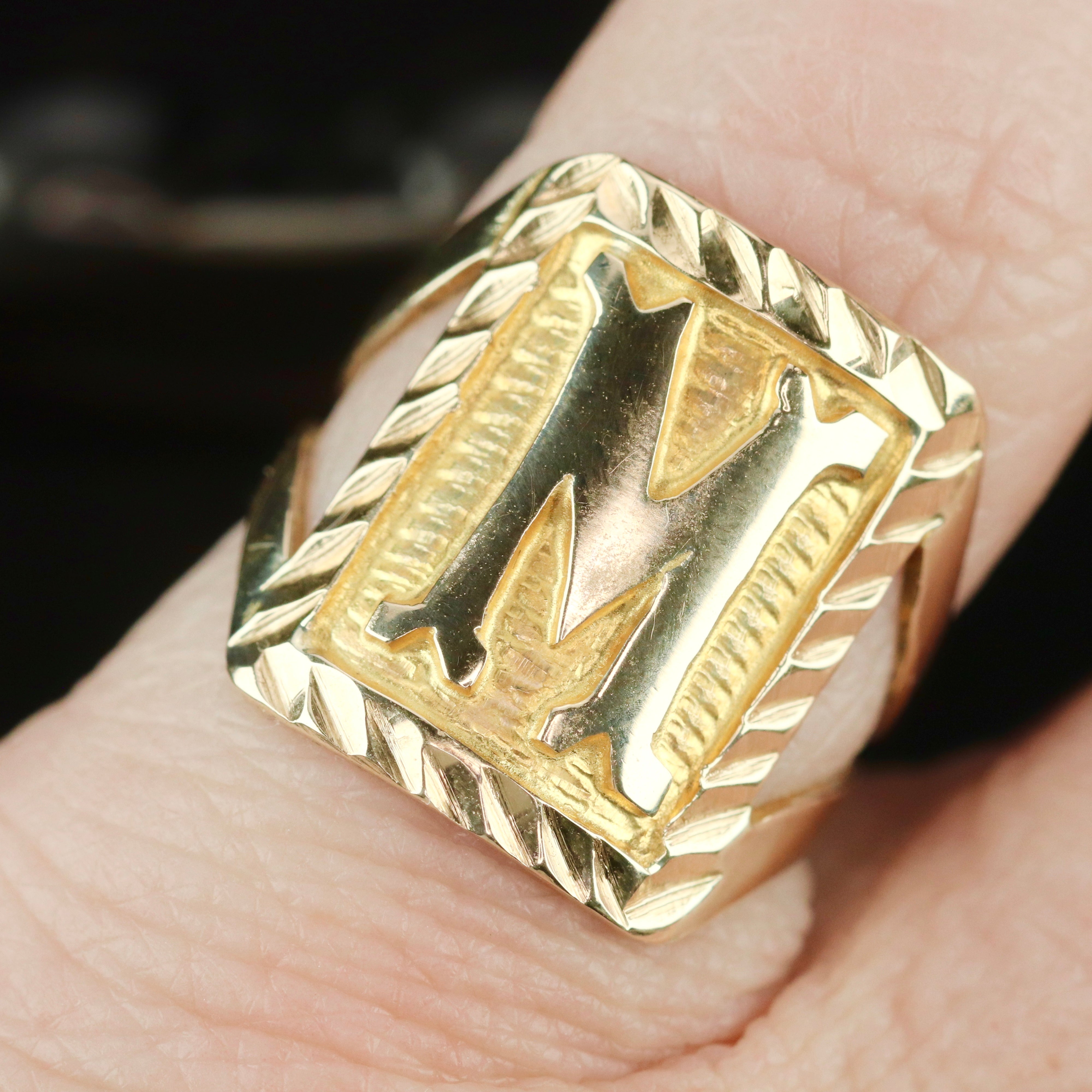 SALE Vintage M signet ring in yellow gold