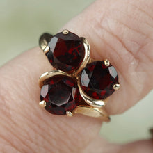 Load image into Gallery viewer, Vintage garnet ring in yellow gold