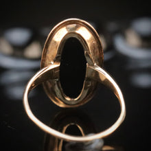 Load image into Gallery viewer, Vintage onyx ring in yellow gold from Manor Jewels