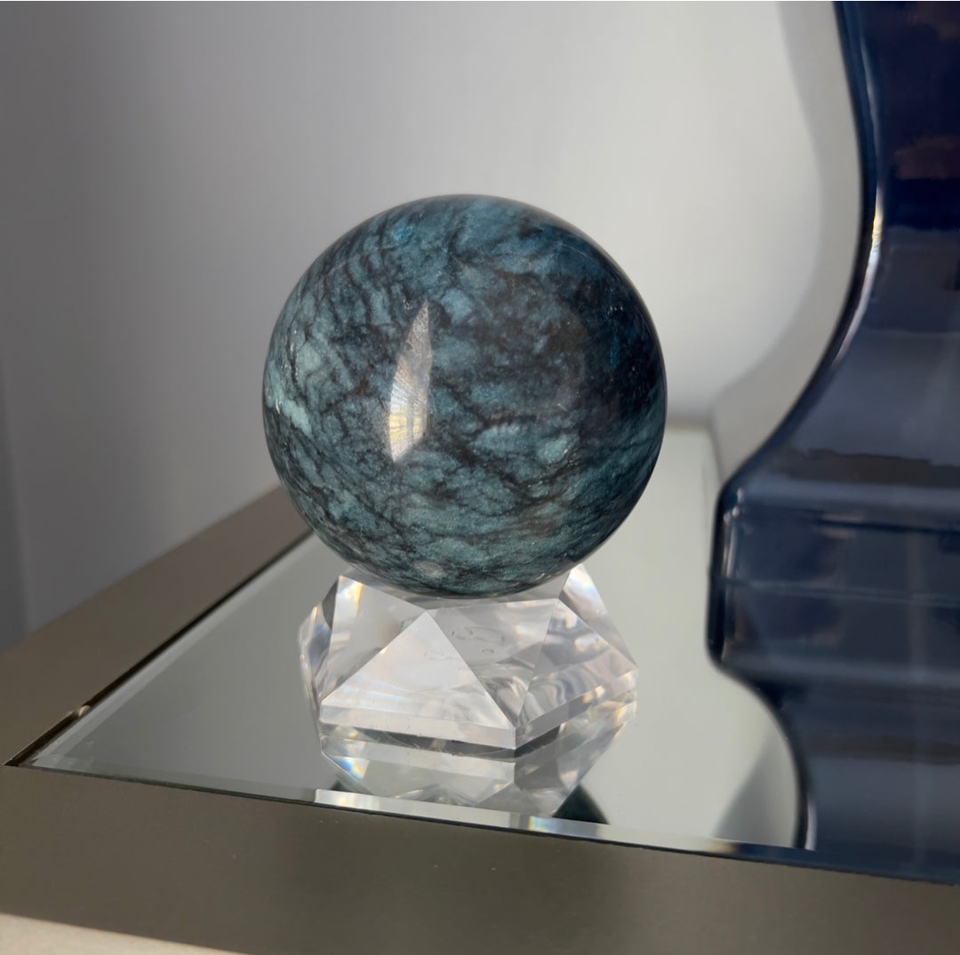 73mm sodalite ball and stand
