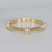 Load image into Gallery viewer, Diamond solitaire in 14k yellow gold