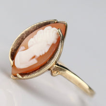 Load image into Gallery viewer, Vintage cameo ring in yellow gold - onyx sale