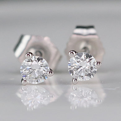 Lab grown .28ctw F-G/SI Diamond studs in 14k white gold