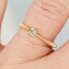 Load image into Gallery viewer, Diamond solitaire in 14k yellow gold