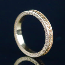 Load image into Gallery viewer, Preloved wheat patterned band in 18k yellow gold