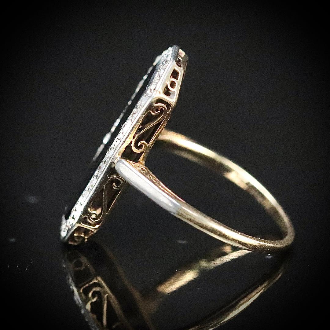 Edwardian Onyx and diamond ring in platinum and 14k yellow gold