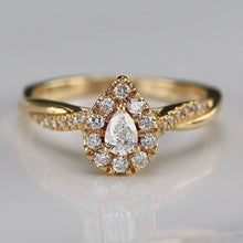 Load image into Gallery viewer, Pear shape diamond cluster ring in 14k yellow gold *onyx deal*
