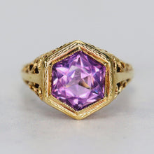Load image into Gallery viewer, Hexagonal amethyst vintage ring in 14k yellow gold