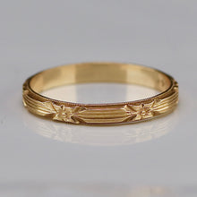 Load image into Gallery viewer, 14k yellow gold patterned band in impeccable condition
