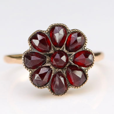 SPECIAL: Vintage rose cut Garnet cluster ring in yellow gold