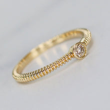 Load image into Gallery viewer, Diamond solitaire in 14k yellow gold