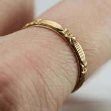 Load image into Gallery viewer, 14k yellow gold patterned band in impeccable condition