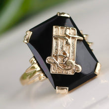 Load image into Gallery viewer, Vintage chunky onyx music note ring in yellow gold