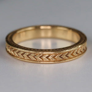 Preloved wheat patterned band in 18k yellow gold