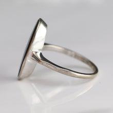 Load image into Gallery viewer, Oval black onyx vintage gold ring in 10k white gold