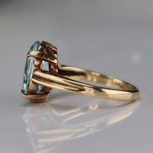 Load image into Gallery viewer, Vintage Aquamarine ring in yellow gold