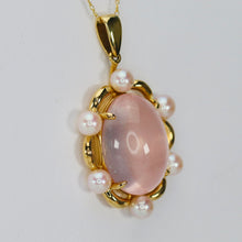 Load image into Gallery viewer, Rose quartz and pearl necklace in 18k yellow gold