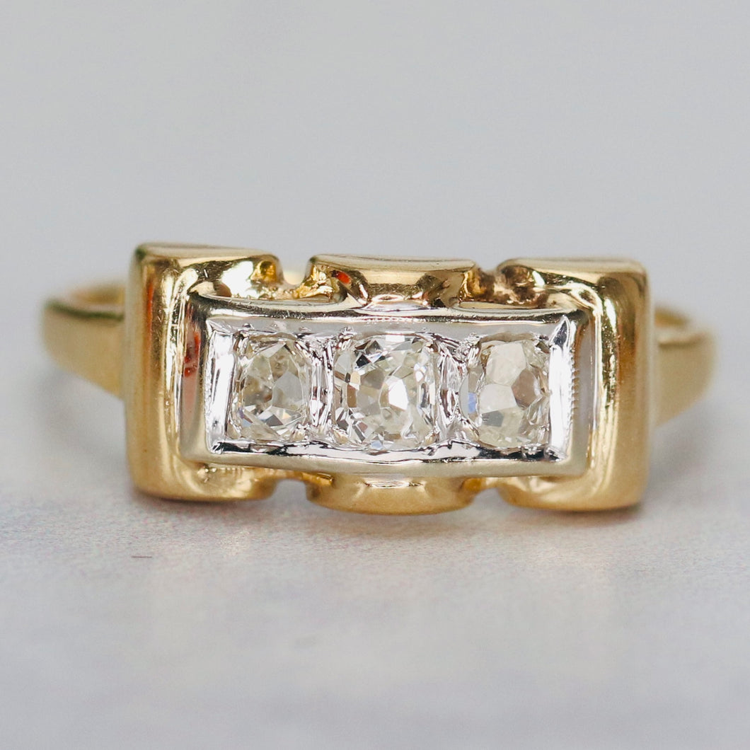 Antique OMC diamond 3 stone ring in 14k yellow gold